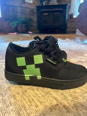 Black Minecraft Heelys. Size youth 2